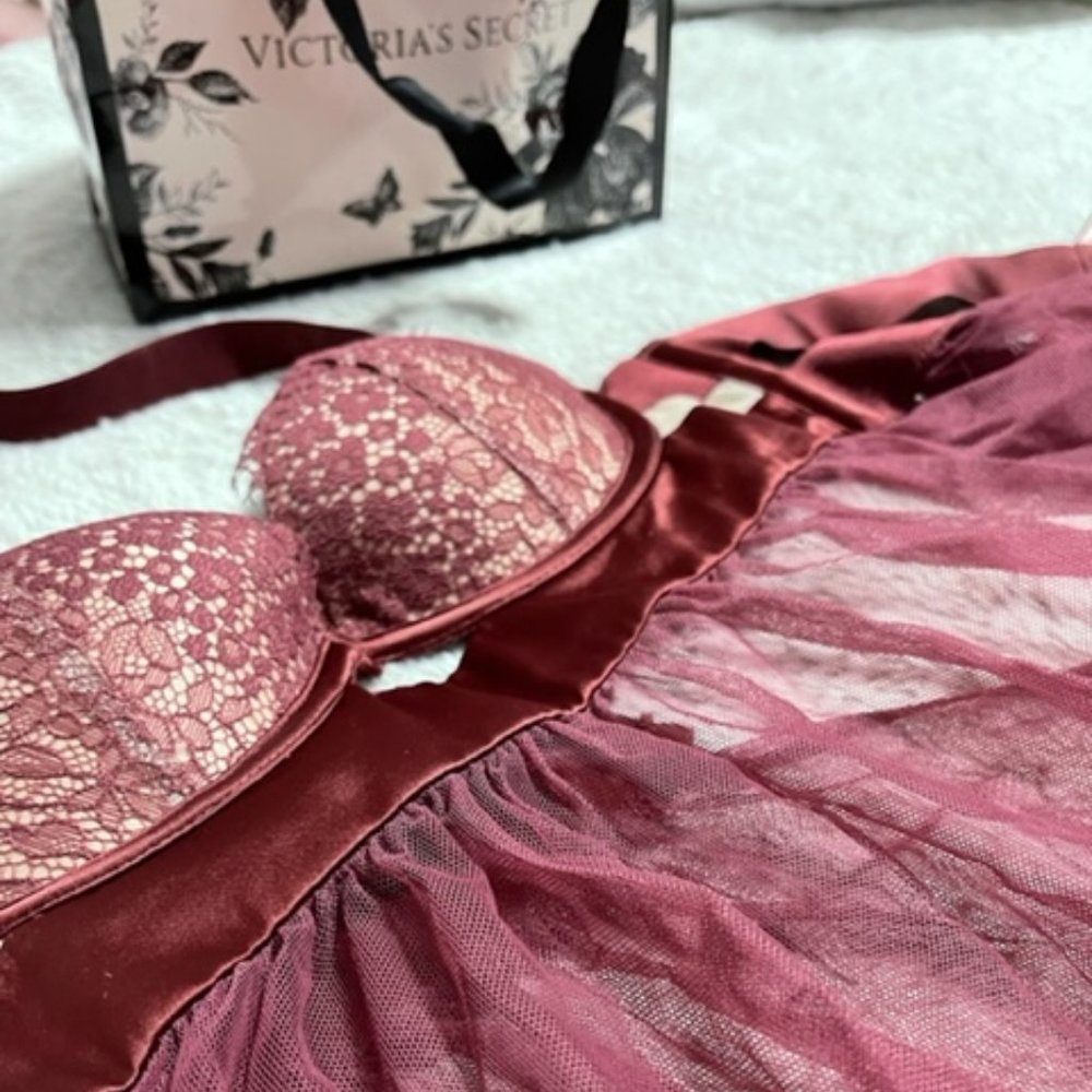 VICTORIA SECRET | LACE BANDAGE BABYDOLL